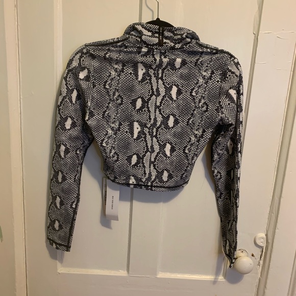 NWT Adam Selman Sport Python Crop Top - Picture 6 of 6